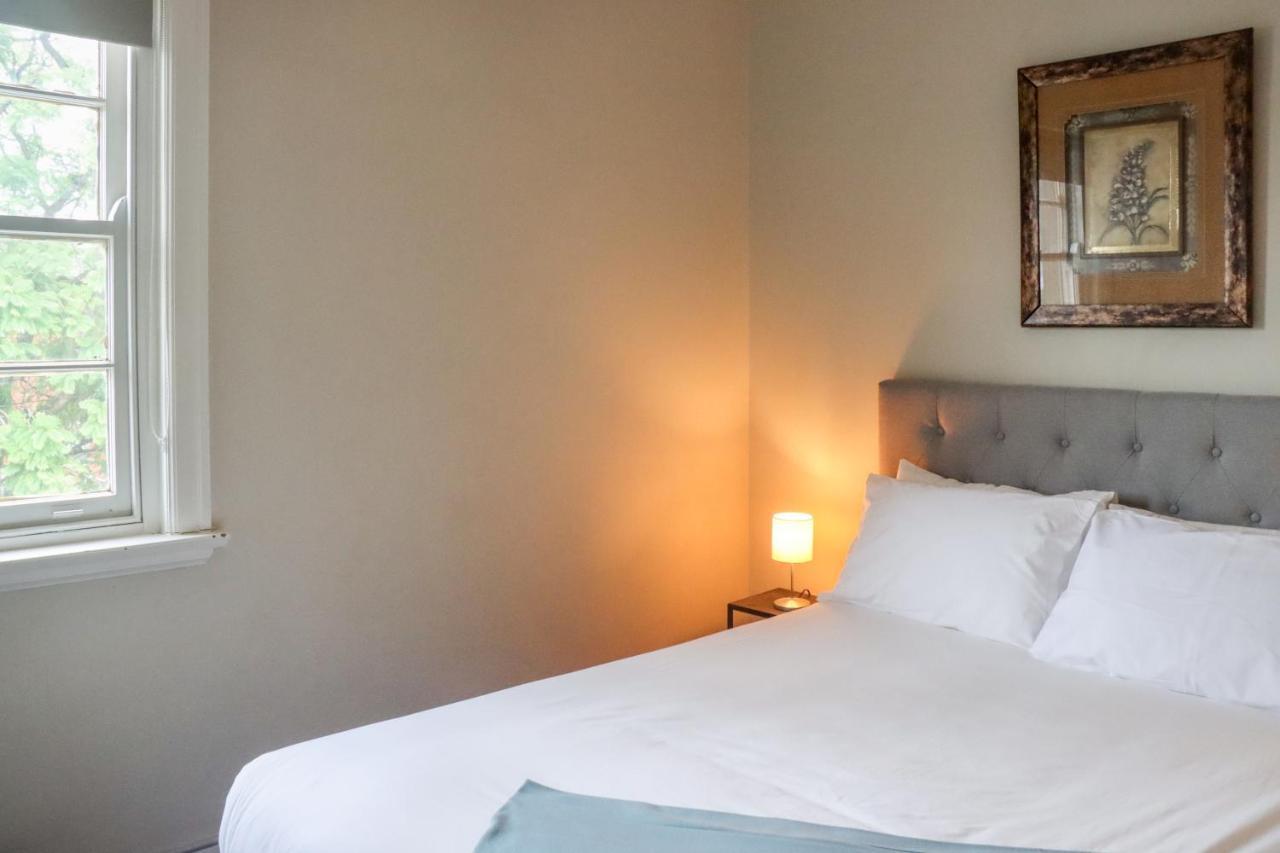 Tates Hotel Windsor Kültér fotó